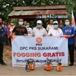 DPC PKS Sukarami Foto Bareng Fogging Gratis